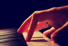 [流言板]因恶劣天气与危险的冰冻路面，明日老鹰主场对阵火箭将推迟.